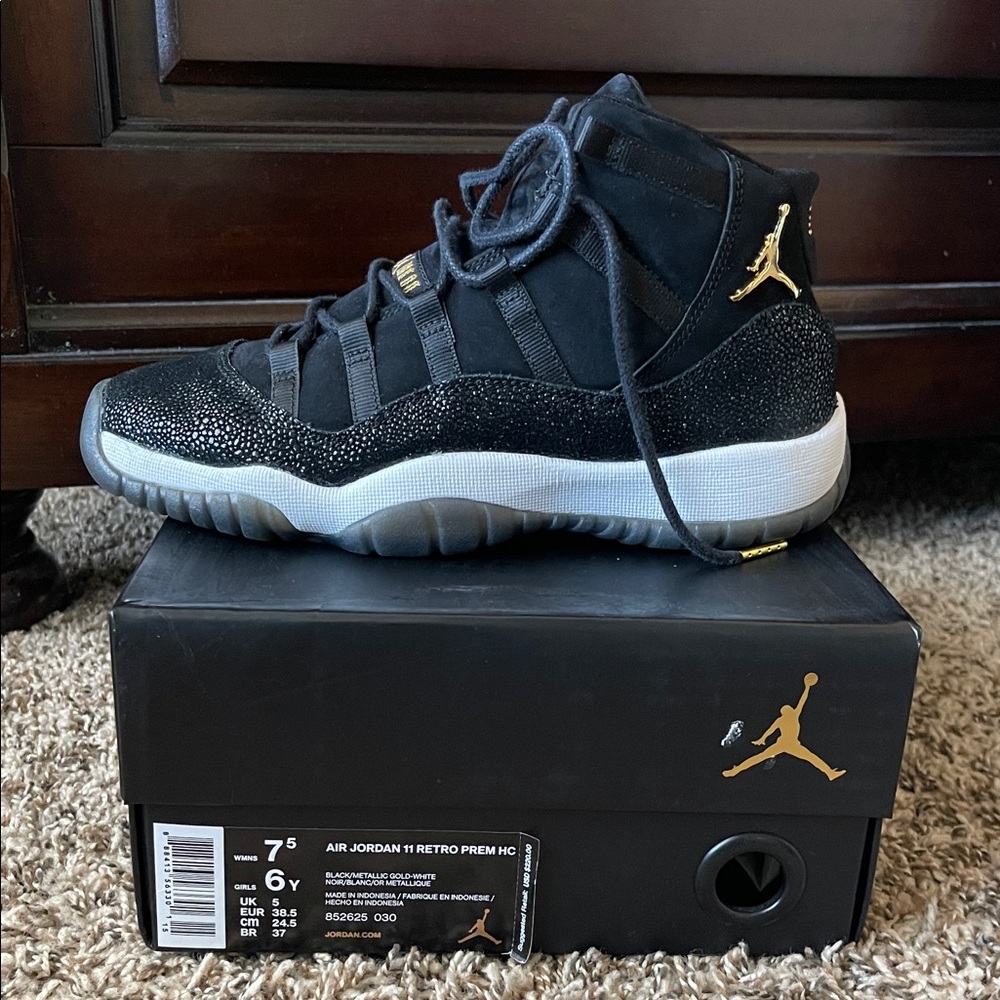 Jordan Retro Athletic Shoes - Black and Gold